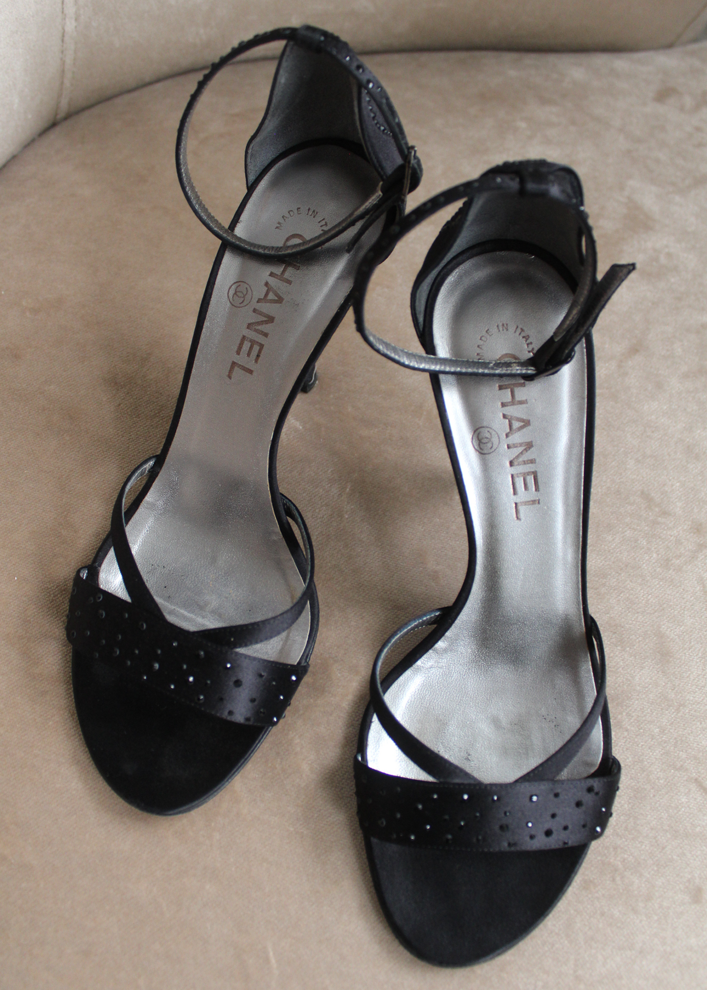 CHANEL 2004 Satin and Crystal Camellia Heels- Size FR38.5