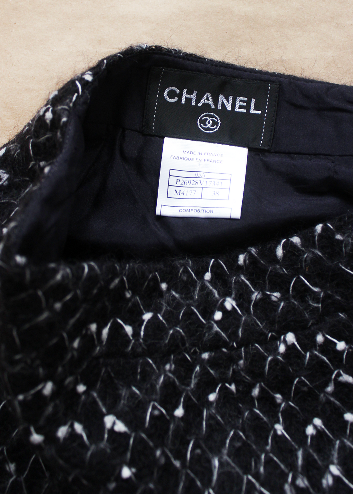 CHANEL 2005 Salt and Pepper Mohair Tweed Skirt- Size FR38