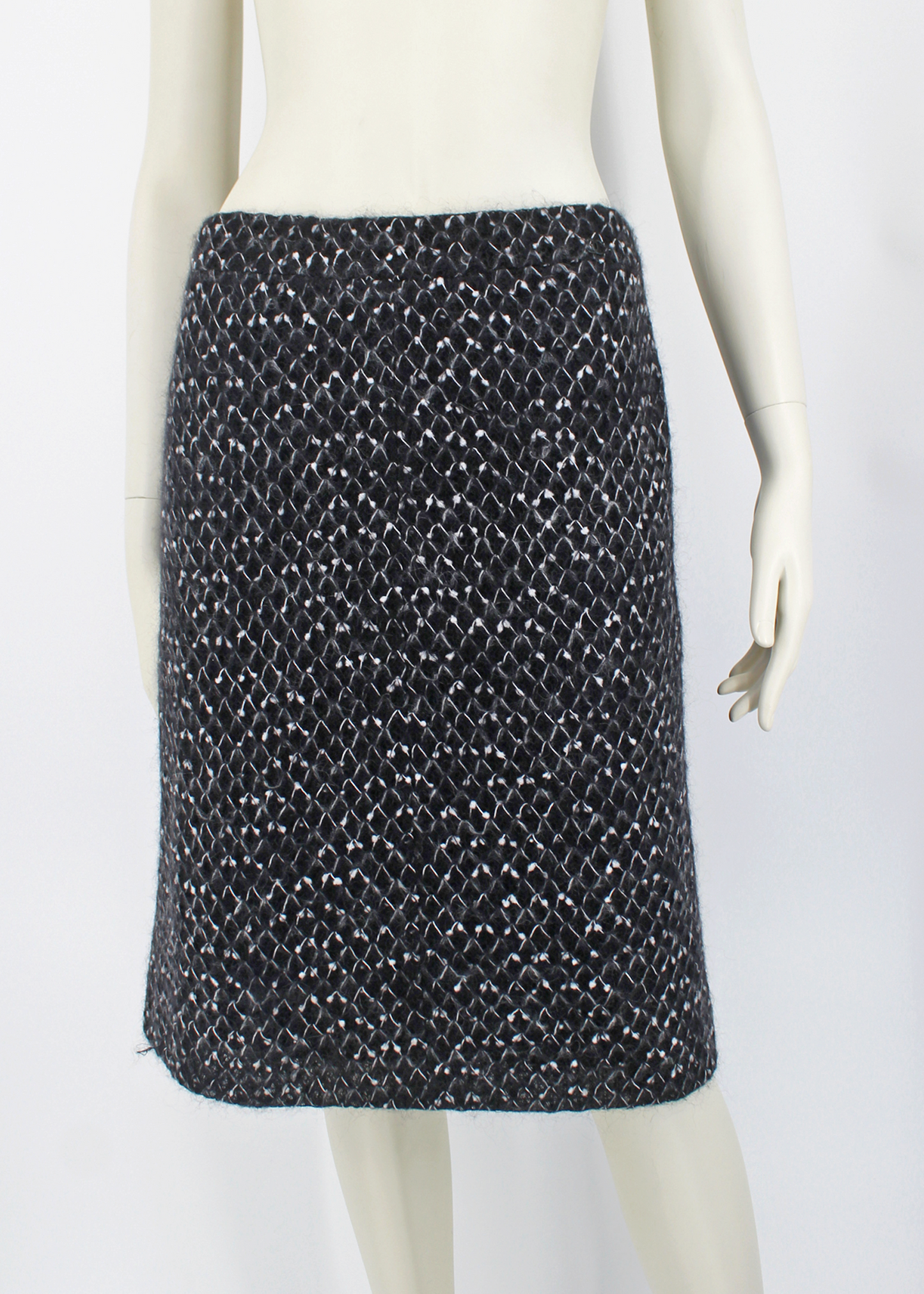CHANEL 2005 Salt and Pepper Mohair Tweed Skirt- Size FR38