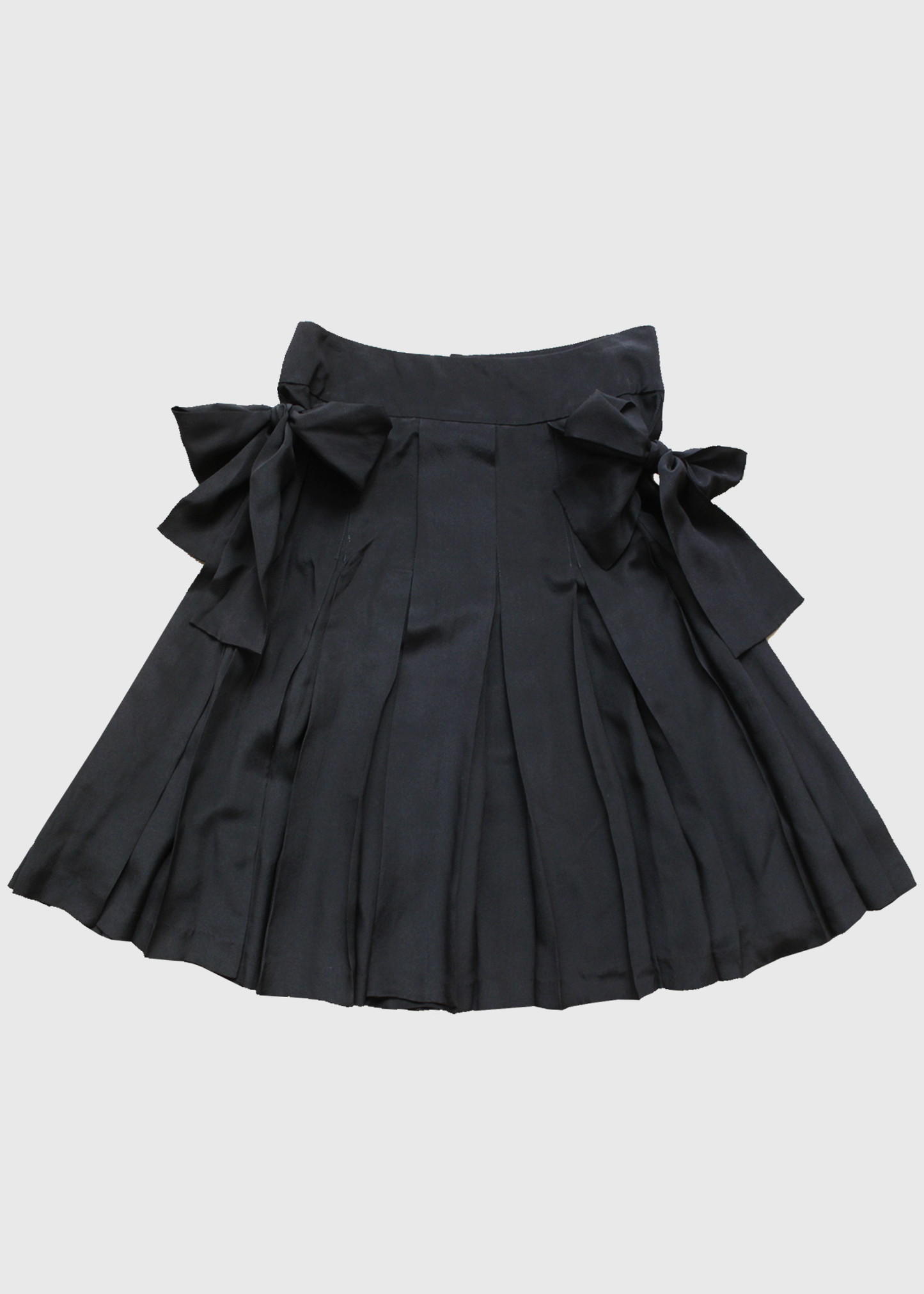 CHANEL 2001 Black Silk Bow-Tie Pleated Mini Skirt