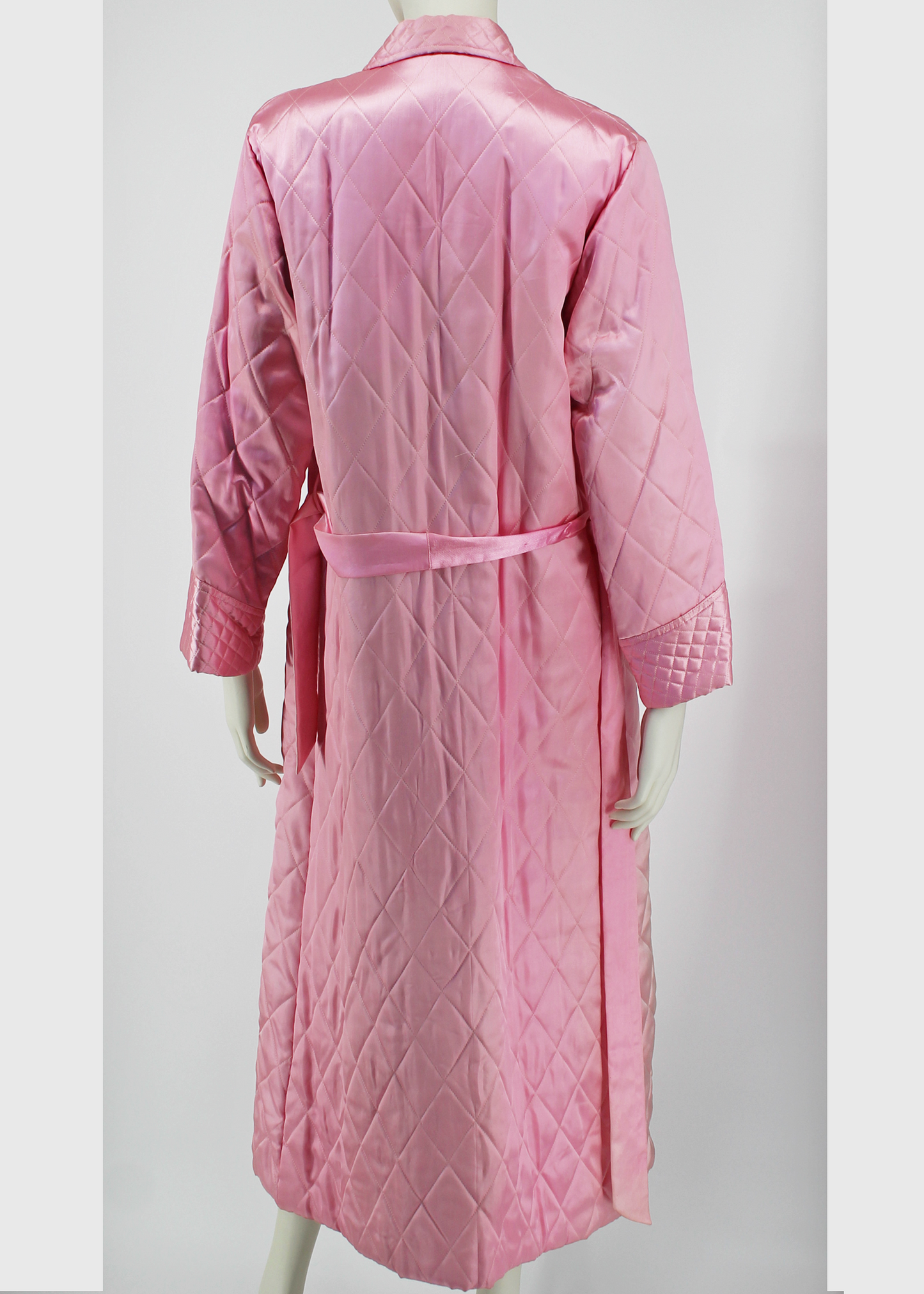 Dauphinette 1940s Pink Hand-Embroidered Quilted Robe