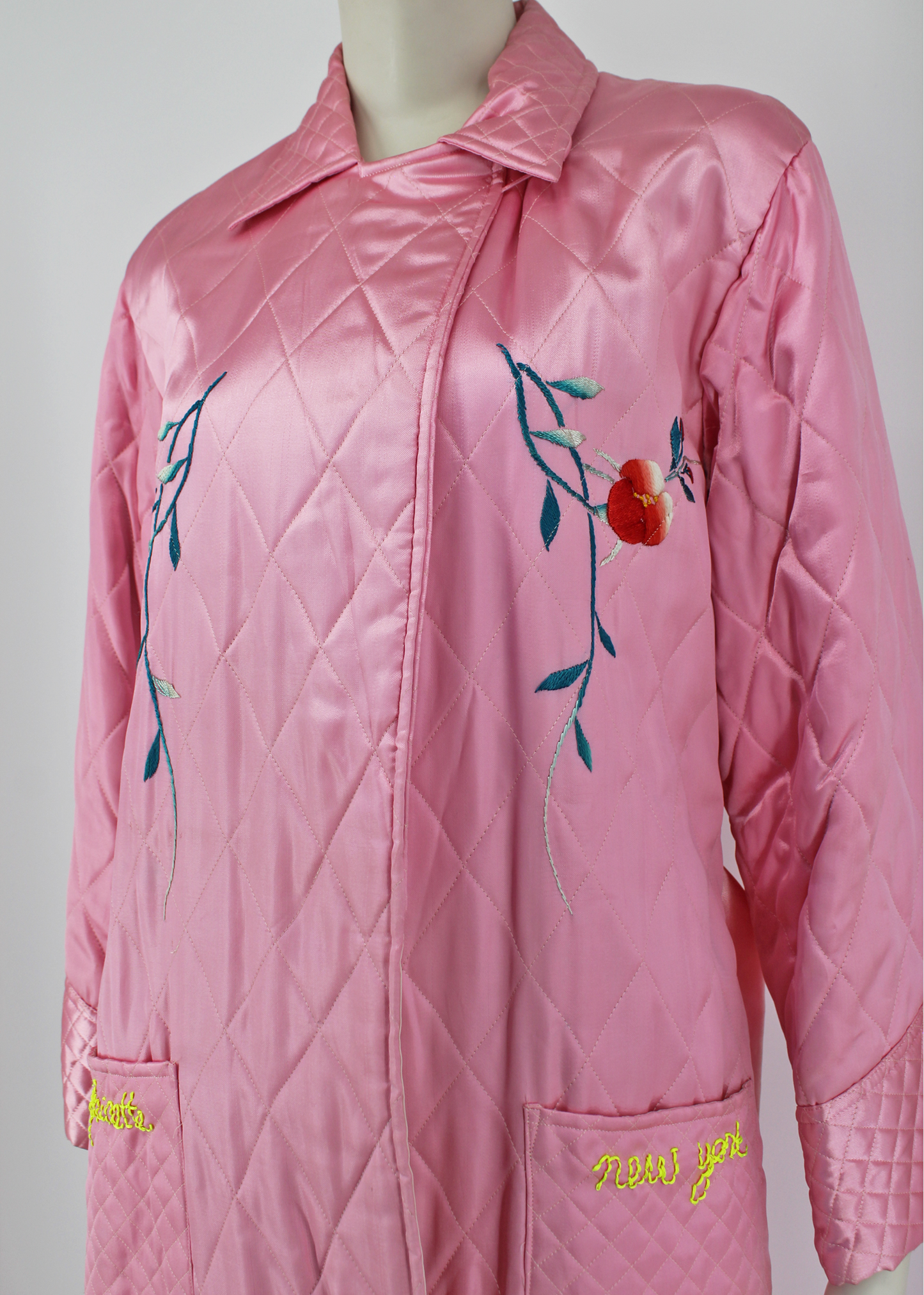 Dauphinette 1940s Pink Hand-Embroidered Quilted Robe