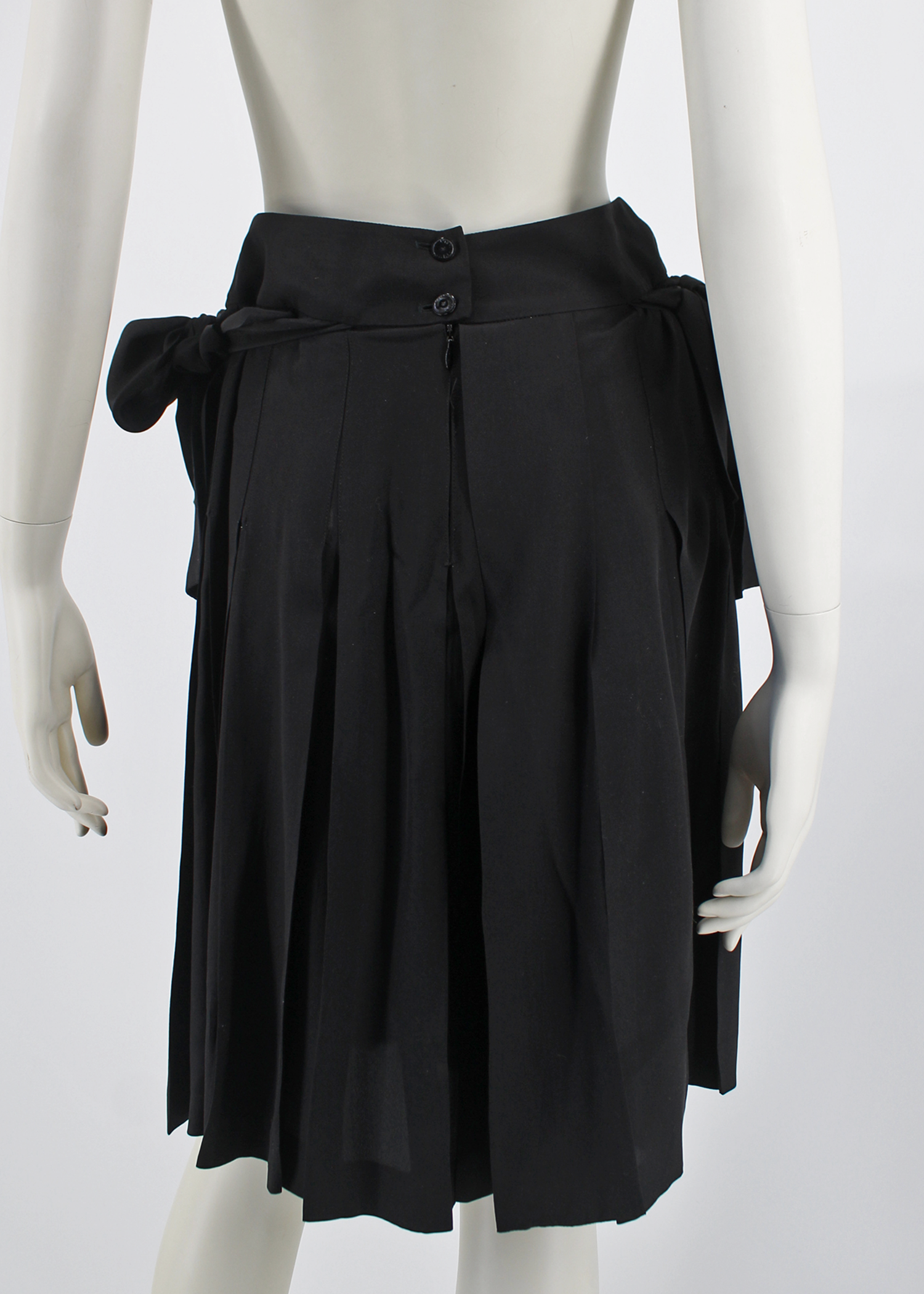 Important 1984 Chanel Black Silk Bow Belt From Lagerfeld's First Collection  For Sale at 1stDibs