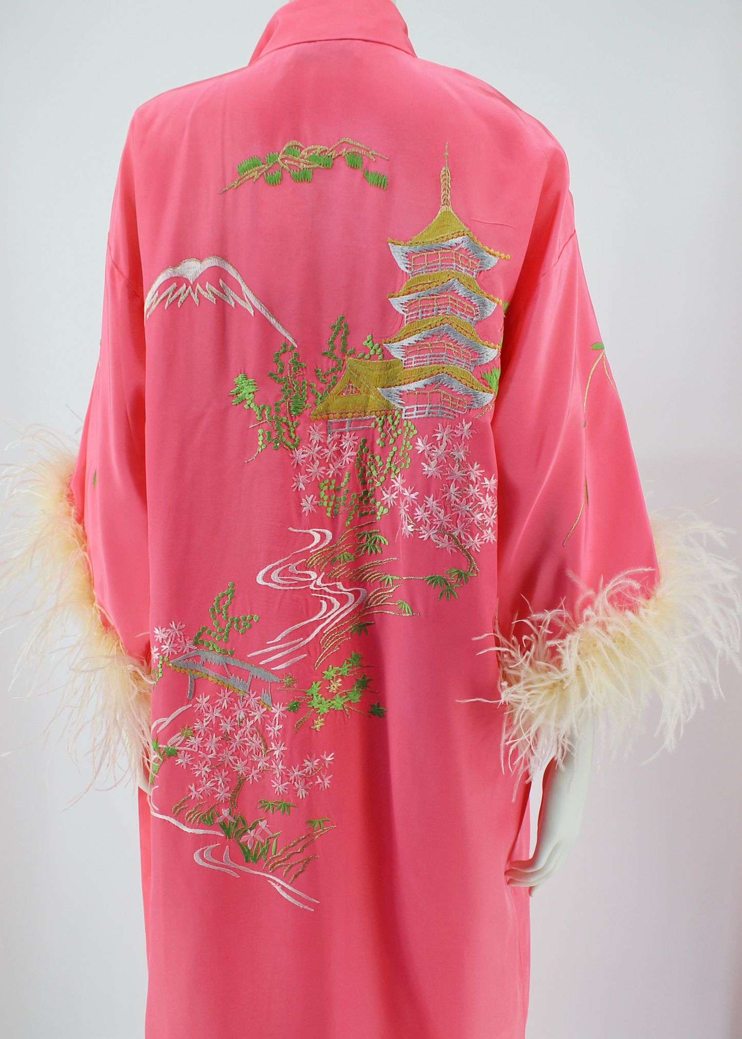 Dauphinette 1960s Pink Hand-Embroidered Robe with Feathers